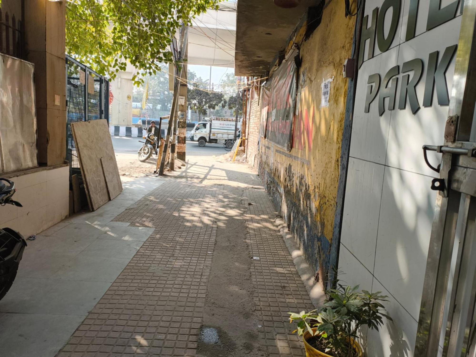 Hotel Metro Park New Delhi Ngoại thất bức ảnh
